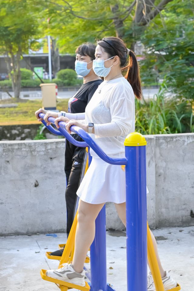 221111-【公益體彩進(jìn)社區(qū)-南區(qū)】守護(hù)健康，有我添“彩” 公益體彩走進(jìn)中山良都社區(qū) (156).
